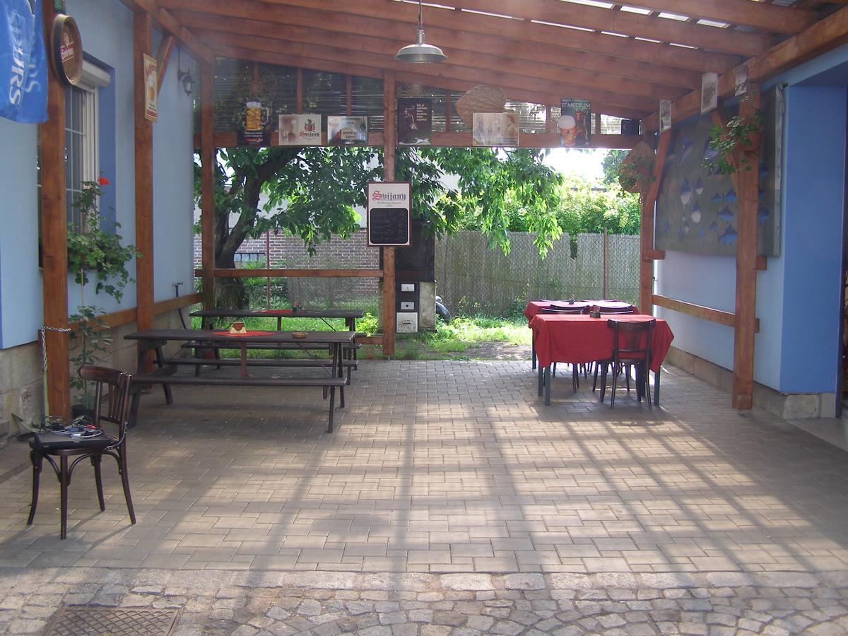 Klub U Námořníka Dvur Králové nad Labem Exterior foto